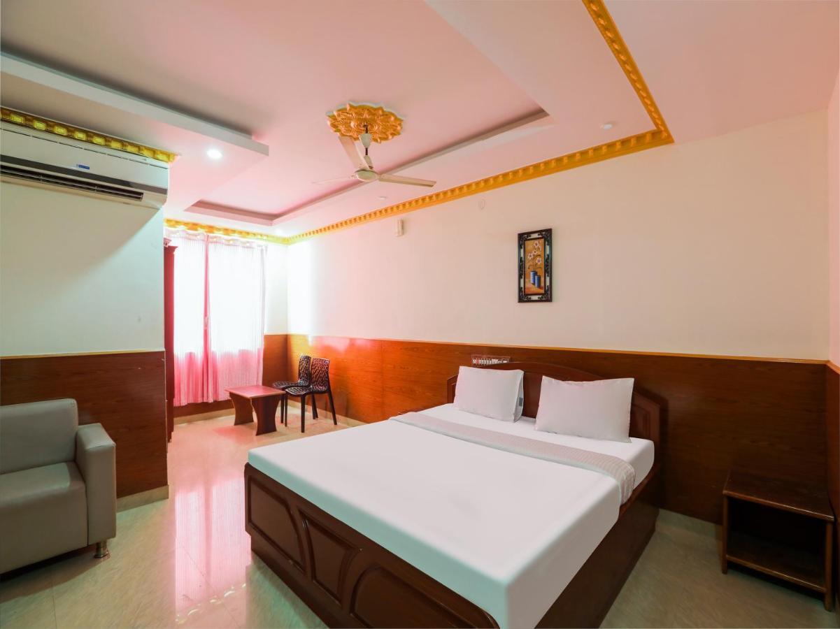 Capital O 84002 Hotel Top In Town President Kushālnagar Екстериор снимка