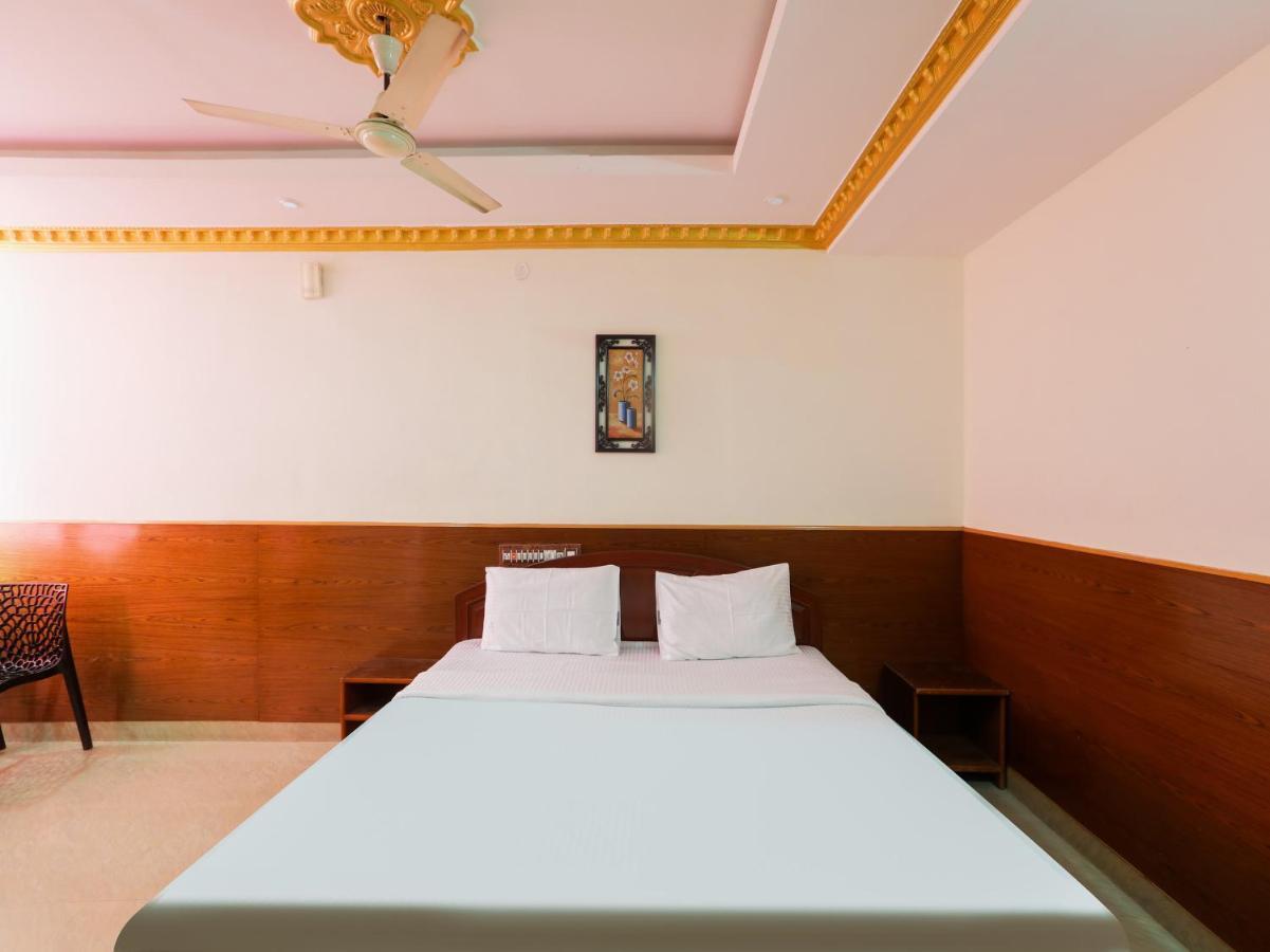 Capital O 84002 Hotel Top In Town President Kushālnagar Екстериор снимка