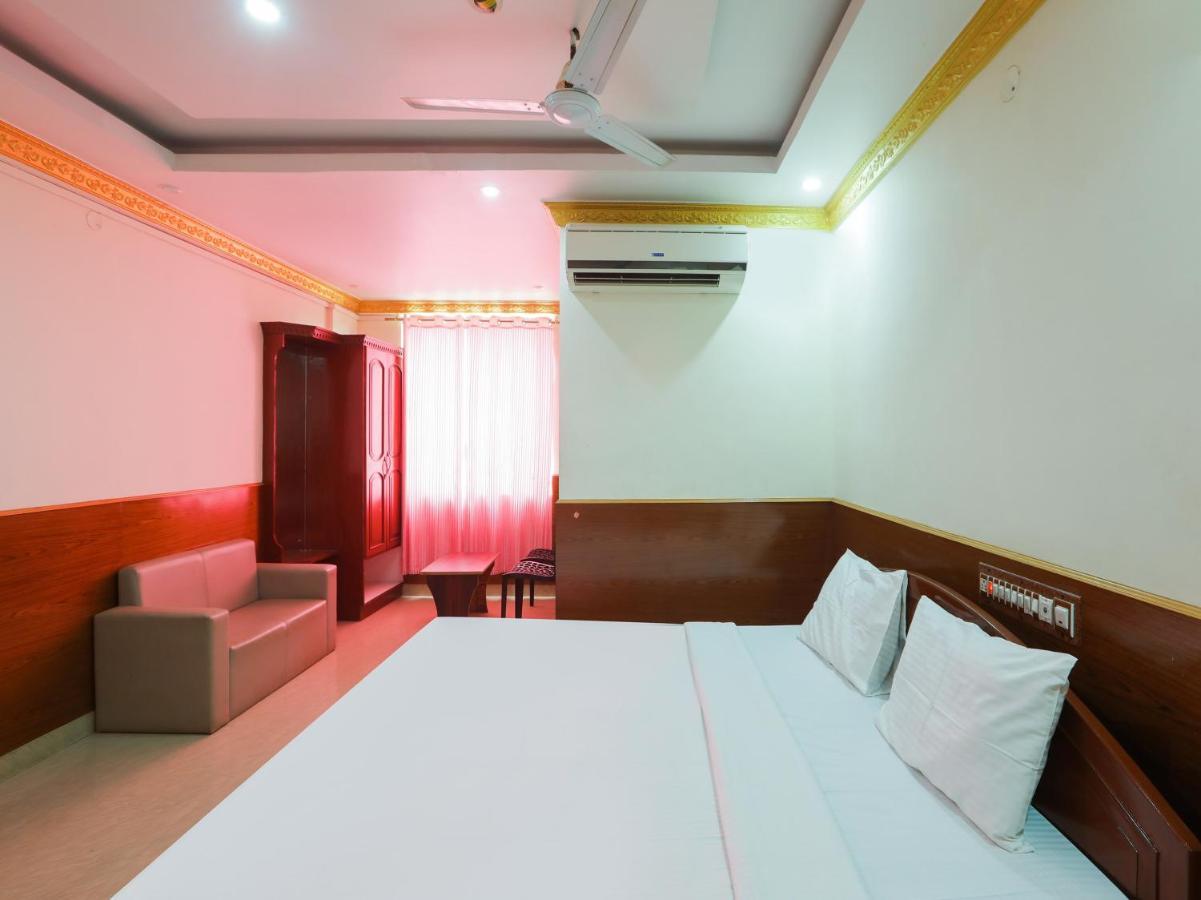 Capital O 84002 Hotel Top In Town President Kushālnagar Екстериор снимка
