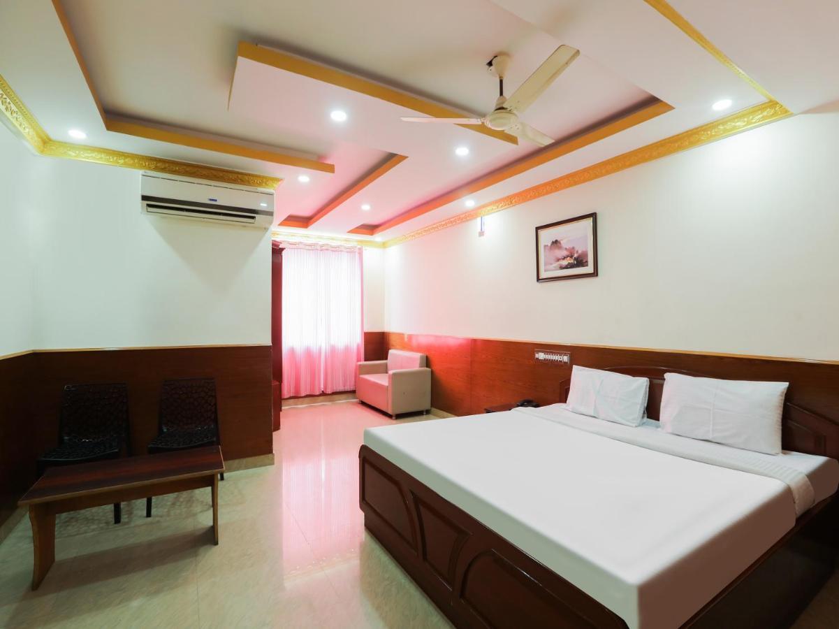 Capital O 84002 Hotel Top In Town President Kushālnagar Екстериор снимка